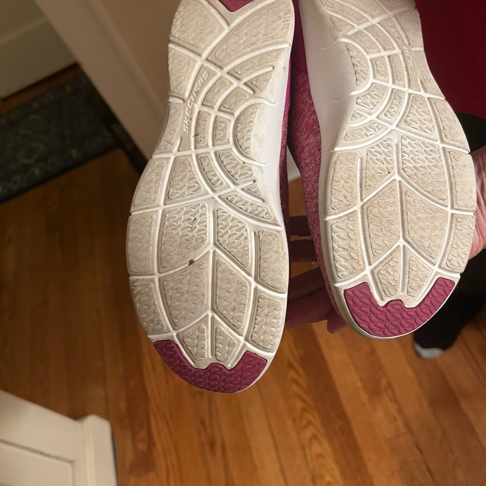 Skechers Women's Shoes - Air Cooled Arch Fit - Picture 6 of 6
